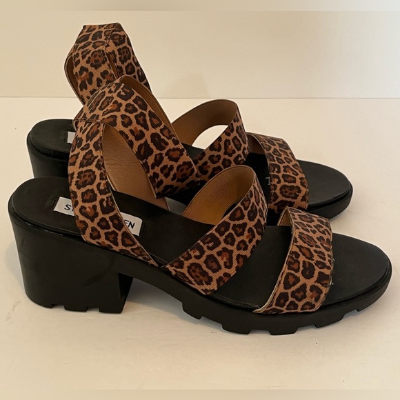 Steve Madden Haidar Women's Stretchy Cushioned Footbed Round Toe Heels - Picture 2 of 16